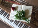 piano_w_rose